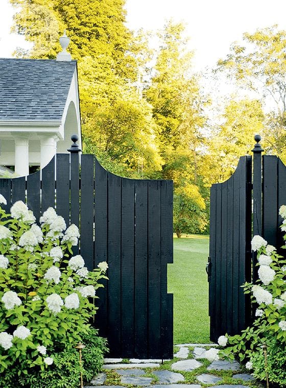 Fence & Gate transformed into Black